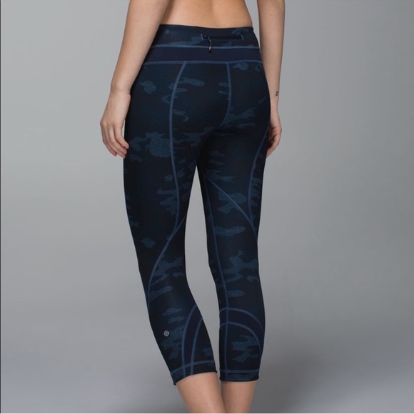 Lululemon run inspired crop camp oil silk blue - Picture 2 of 12